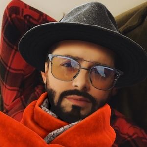 Meet your Posher, Christopher